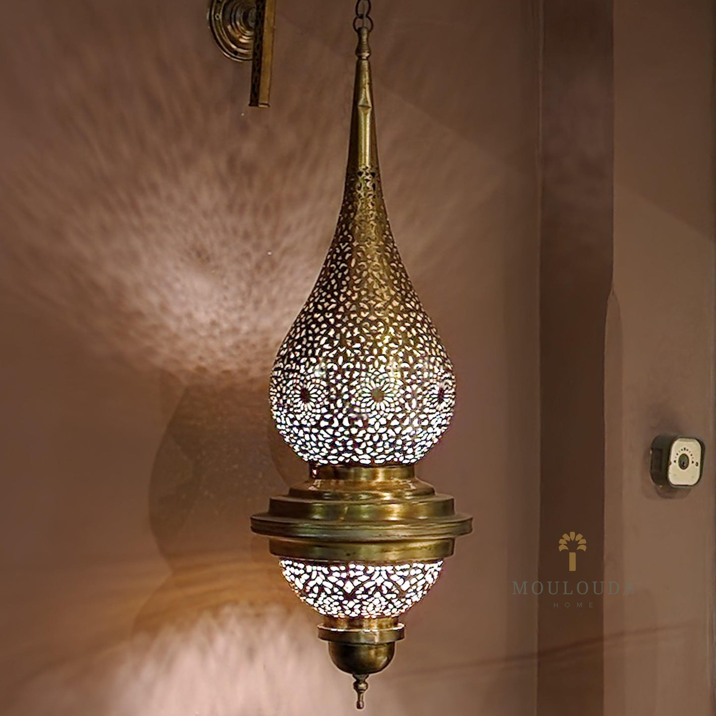 Art Wall Sconce - Beautiful Moroccan Handmade Wall Lamp for Art Lovers - Mouloudahome
